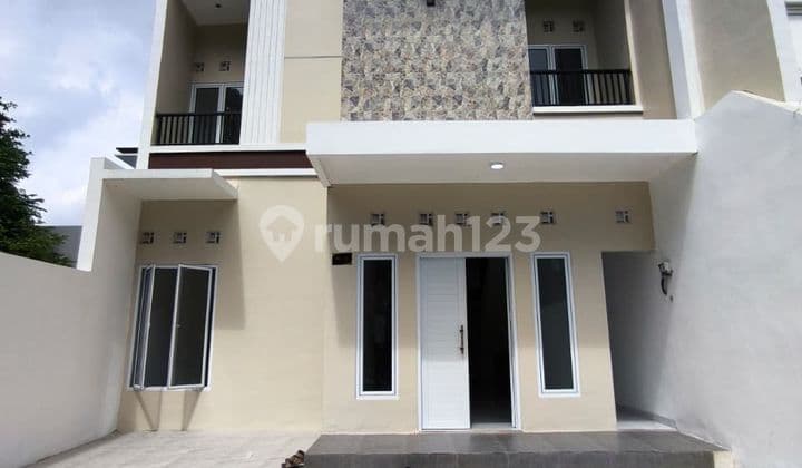 Disewakan Rumah Cocok untuk Kantor dan Hunian