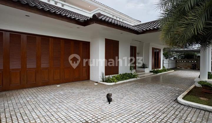 Disewakan Rumah Mewah Area Deket Kemang Raya