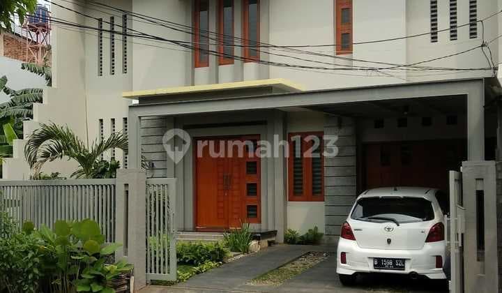 Disewakan Rumah Area Strategis Siap Huni Fully Furnish
