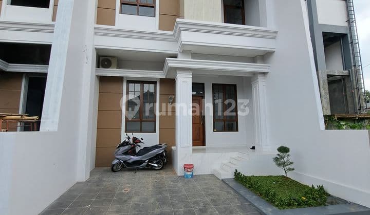 Rumah 2 Lantai Bagus Lokasi Grafika Banyumanik Semarang