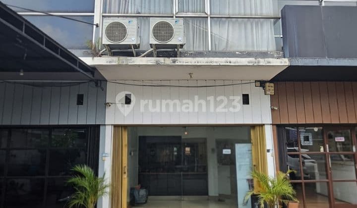 For Sale: Shop House Near Tirtoagung Toll Exit in Banyumanik with SHM (Freehold Certificate)