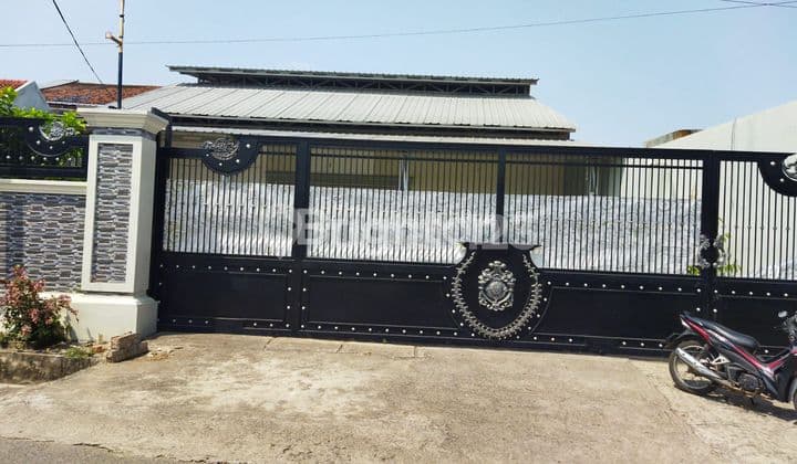 Rumah + Gudang Tanjung Seneng