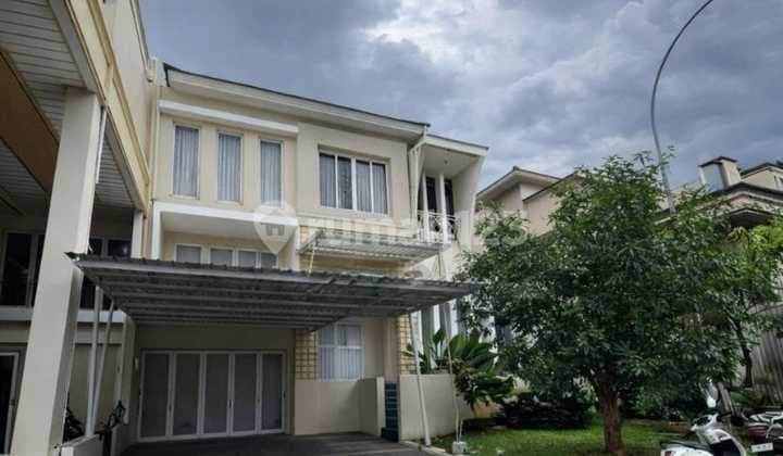 Dijual Rumah Mewah 2 Lantai di Grand Wisata Bekasi
