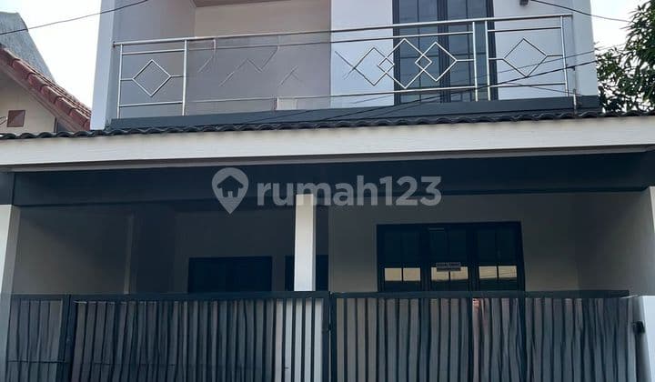 Dijual Cepat Rumah Baru Lokasi Depan Di Taman Harapan Baru, Bekasi.