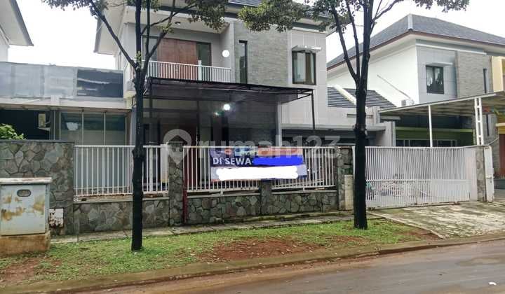 Disewakan Rumah Tingkat Mewah Pinggir Jalan Raya Heliconia, Harapan Indah Bekasi