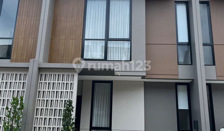 Disewakan Rumah Baru Siap Huni, Summarecon Crown Gading, Bekasi