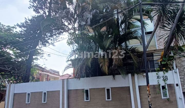 Ruang Usaha Aries Utama Iii. Disesuaikan Dg Design Penyewa