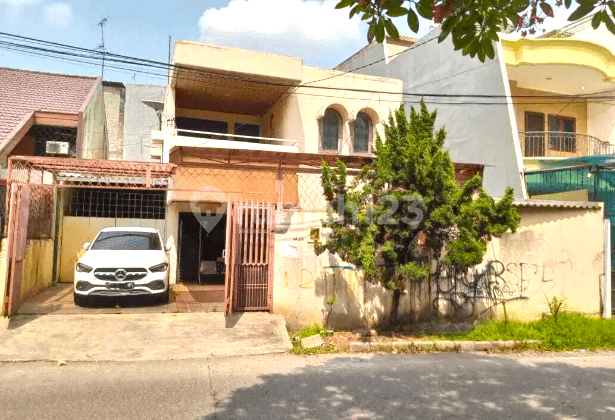 Rumah Taman Ratu. Duri. 2 Lantai. 12X24. Jalan Lebar 3 Mobil. Siap Huni