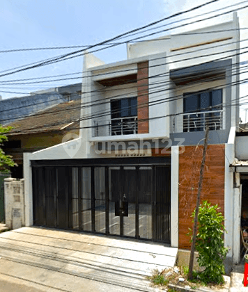 Rumah Tanjung Duren. 3 Lantai. 8x18. Jalan Lebar 3 Mobil