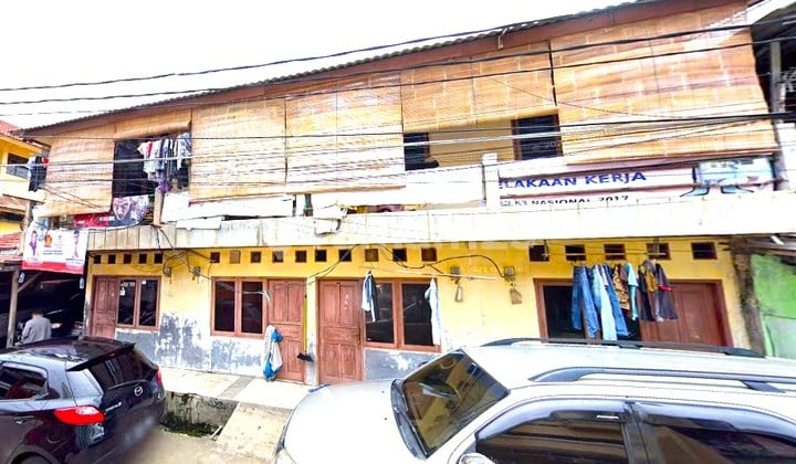 Rumah Tua. Taman Ratu. 2 Lantai. 22x25. Jalan 2 Mobil