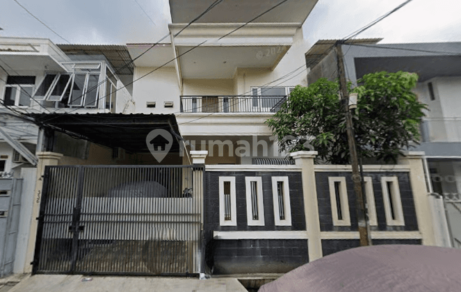 Rumah Tomang. 2 Lantai. 10X16. Jalan Lebar 3 Mobil. Siap Huni