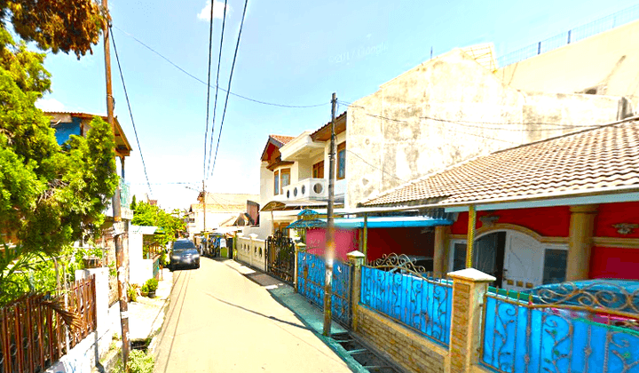 Tomang Old House. 17X17. Two-Car Street.