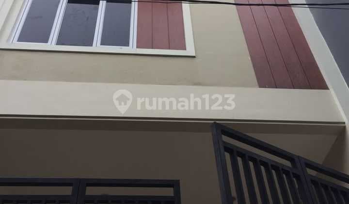 New House. Tanjung Duren. 3 Floors. 4X11. Car Access. Ready to Occupy.