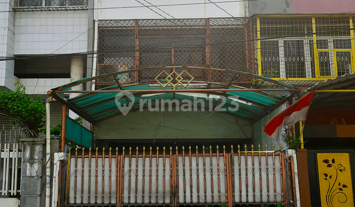 Rumah Kartini Pasar Baru. 3 Lantai. 5X17. Jalan Lebar 3 Mobil. Siap Huni