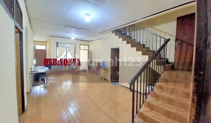 Rumah Tomang. 2 Lantai. 7X20. Jalan 2 Mobil