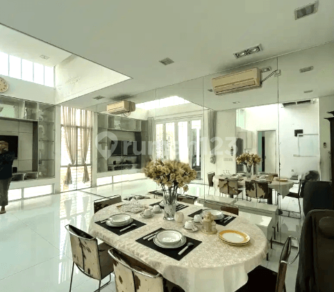 Rumah Cideng. 2.5 Lantai. 12X12. Jalan 2 Mobil. Semi Furnish. Siap Huni