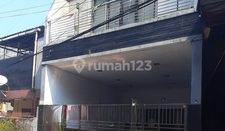 Kartini House, Pasar Baru. 3 Floors. 6X. 2-Car Road. Move-In Ready.