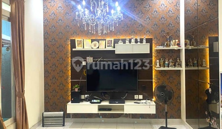 Rumah Gading Serpong. Scientia Garden. 2 Lantai. 10X18. Semi Furnish. Siap Huni