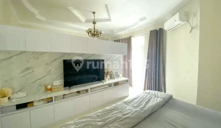 Rumah Tomang. 2.5 Lantai. 10X15. Jalan 2 Mobil. Siap Huni