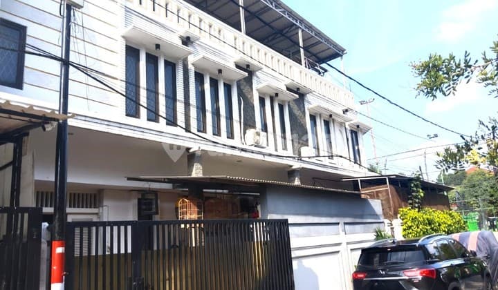 Rumah Hook. Sunter. 3 Lantai. 11X20. Jalan 2 Mobil. Siap Huni