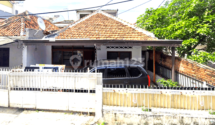 Rumah Tua Grogol Roxy. 8.5X20. Jalan 2 Mobil