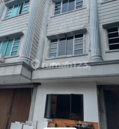 Ruko Penjagalan Kota. 3 Lantai. 4X17. Jalan Lebar 3 Mobil