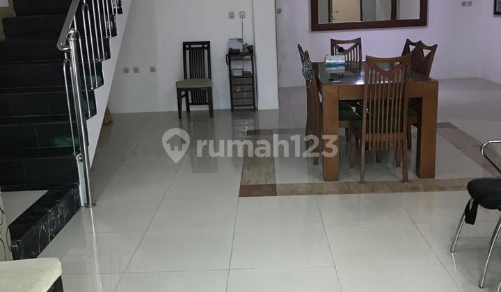 Hook House. Tanjung Duren. 2.5 Floors. 10X15. Car Access. Ready to Occupy.