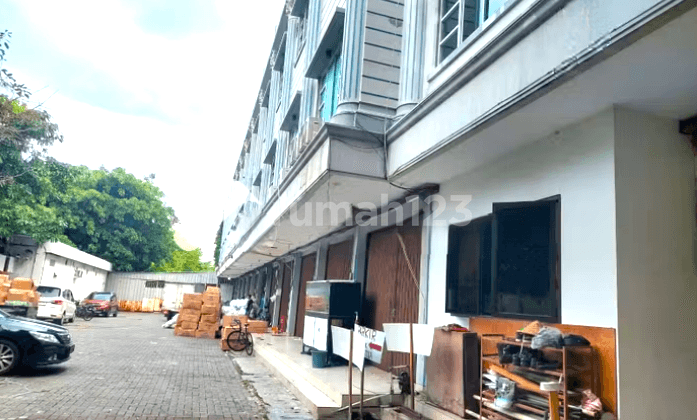 Ruko Penjagalan Kota. 3 Lantai. 4X17. Jalan Lebar 3 Mobil