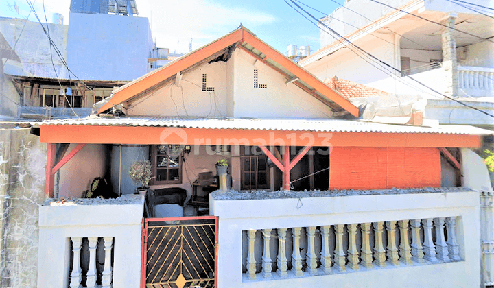 Rumah Tua. Tomang. 6X15. Jalan 2 Mobil.
