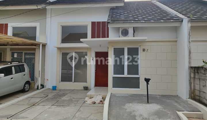Beautiful 3 Bedroom House with SHM IMB at Pasar Segar Cinere, Depok