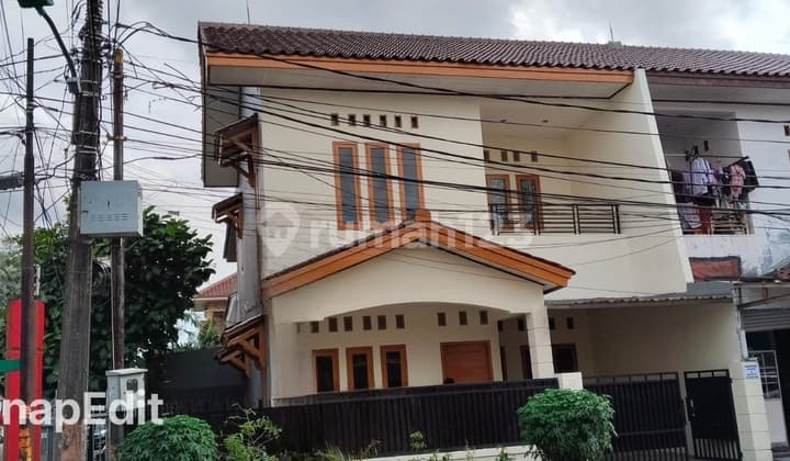 Rumah Siap Huni 2 Lantai di Kayu Barat Jakarta Timur