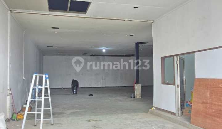 Ready-to-Use Warehouse on Bekasi Barat Main Road