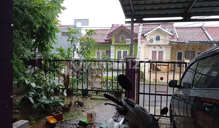 Rumah di Bulevar Hijau Harapan Indah Siap Huni