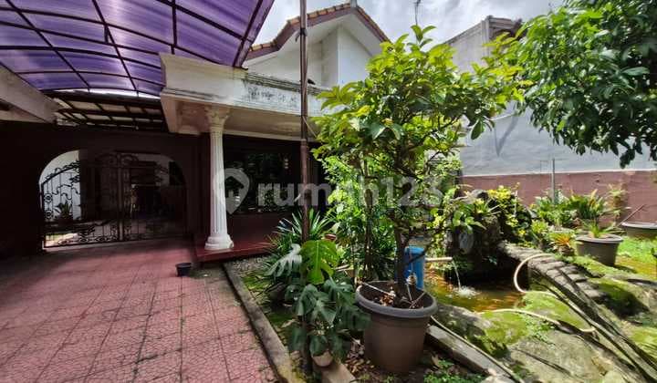 Rumah Pinggir Jalan Raya di Rawa Domba Duren Sawit