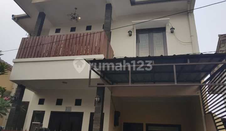 House on Jl. Swadaya West Bekasi Bonus Mercedes Car*