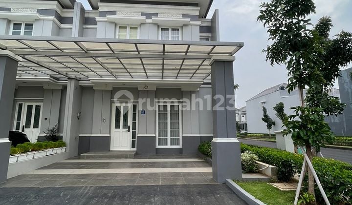 Disewa Rumah 2 Lantai Kamar 4 Fasilitas Kolam Renang 2 Menit Menuju Mall Grand Wisata, Bekasi