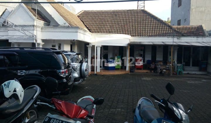 Dijual Tanah Dan Bangunan, Luas 989 M² Jalan Raya Utan Kayu 3 Km Dari Pintu Tol Jatinegara Jakarta Timur