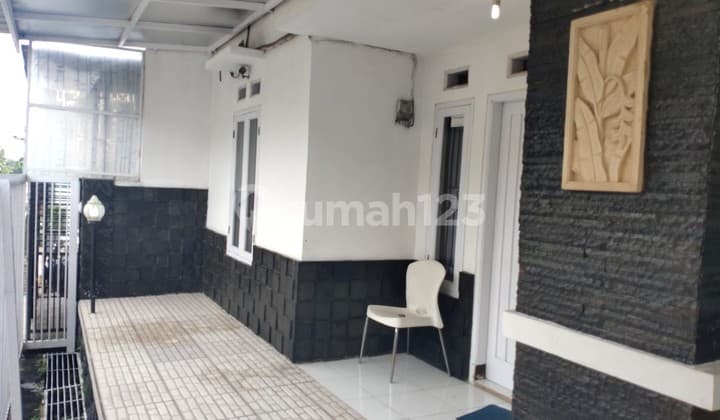 Dijual Rumah 2 Lantai Luas 120 M2. 4 Kamar Tidur Dalam Cluster Keamanan 24 Jam One Gate Security System. Hanya 7 Menit Dari Pintu Tol Buah Batu, Bojongsoang Terusan Buah Batu Bandung
