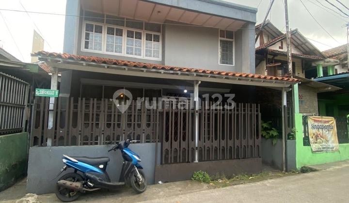 Dijual Rumah 2 Lantai Luas 200 M2. 4 Kamar Tidur Siap Huni, Arcamanik Bandung Timur