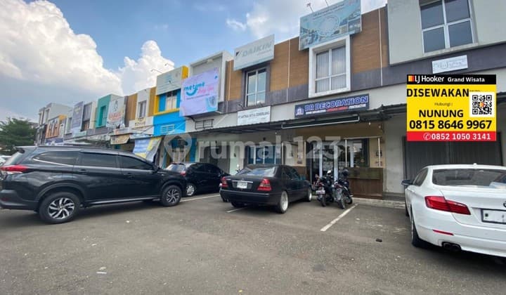 Disewakan Ruko Boulevard 2 Lantai, Bebas Parkir Hanya 500M Dari Mall Living World Grand Wisata, Bekasi