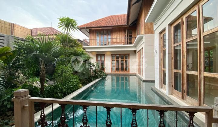 Disewakan Rumah di Kemang 2 Lantai 6 Kamar Tidur Ada Swimming Pool, Kemang Selatan Jakarta