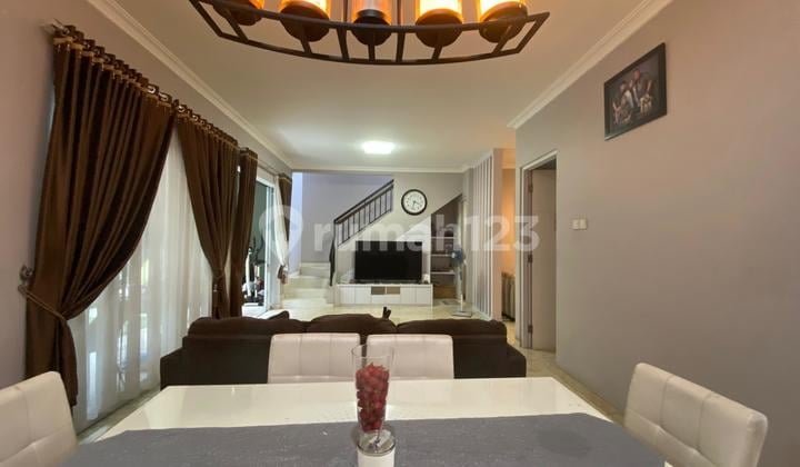 Dijual Rumah 2 Lantai Semi Furnished 4 Kamar Tidur Fasilitas Clubhouse, Kolam Renang , Lapangan Olahrahraga Dan Masjid Dalam Cluster Grand Wisata Bekasi