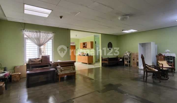 Dijual Rumah 2 Lantai Luas 793m2, Bonus Kost Kostan Aktif, Dengan 8 Kamar Tidur Dan 22 Kamar Kostan, Area Komersil Hanya 4 Menit Menuju Kampus Unikom, Ithb, Unpad Dan Itb Tubagus Ismail Bandung