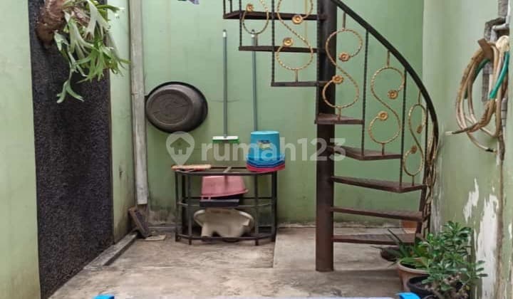 Nice Semi-Furnished House OTHER - PPJB, Girik, Customary, etc. in Kramat Jati