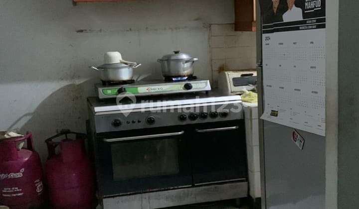 Good Semi-Furnished House with SHM - Certificate of Ownership in Kebayoran Baru