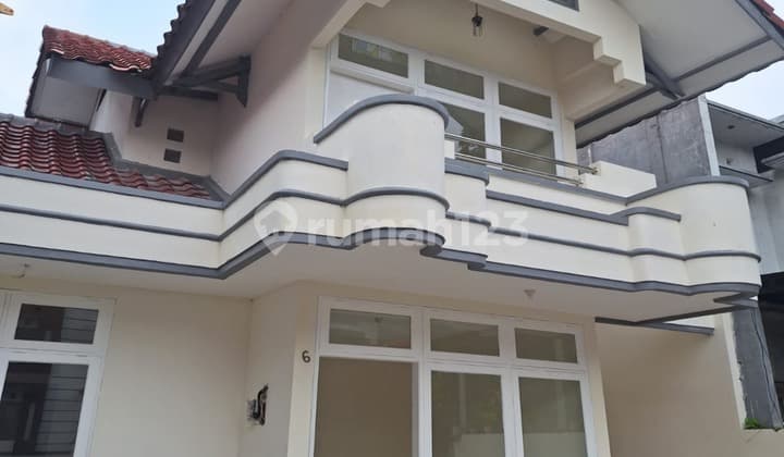 Nice Semi-Furnished House in Cipondoh