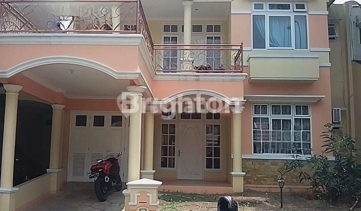 / Rumah Dua Lantai Siap Huni Legenda Wisata Cibubur