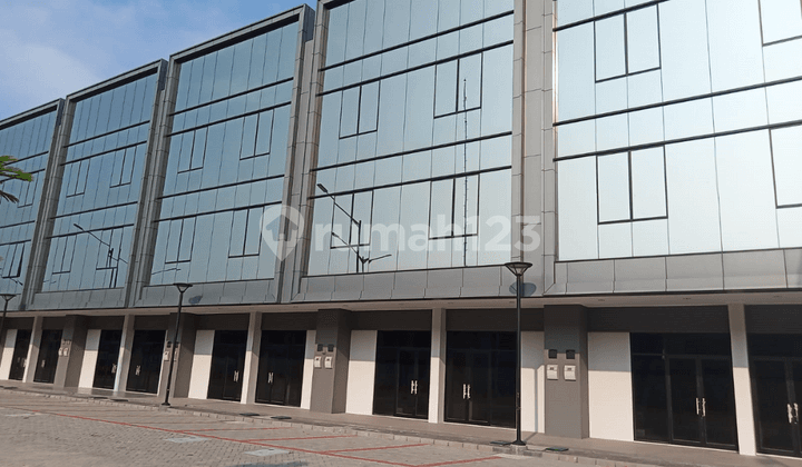 DISEWA RUKO EBONY BATAVIA SEA READY 4,5X18 3 LANTAI PIK GOLF ISLAND