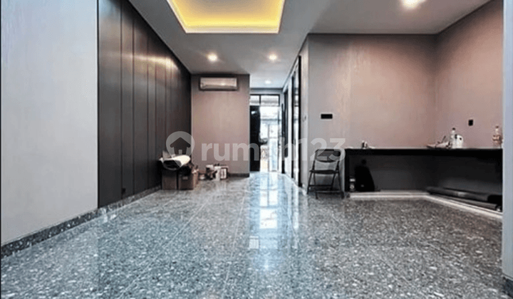 For Rent: West Tebet House, South Jakarta, 7 AC Units Installed, Solar Heater