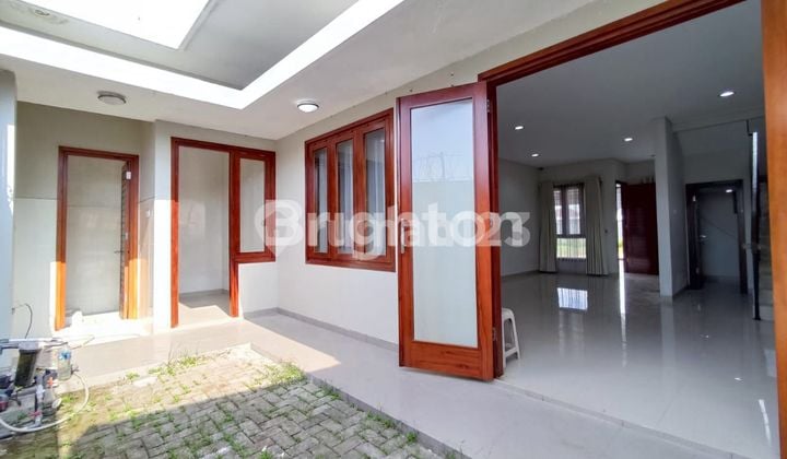 RUMAH MEWAH 2 LANTAI DI PERUMAHAN CLUSTER PREMIUM COLOMADU